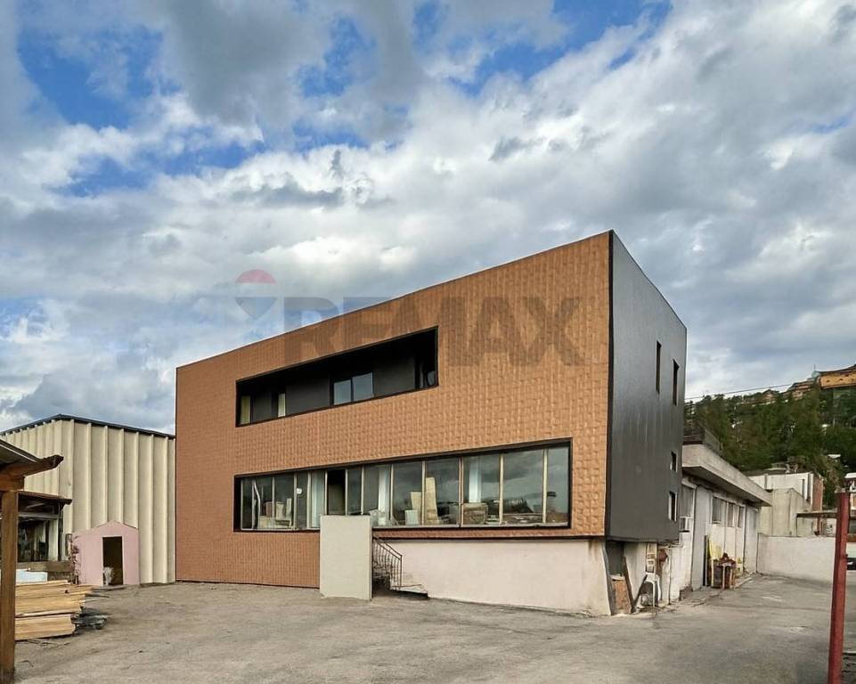 negozio in vendita a Deruta in zona Ponte Nuovo