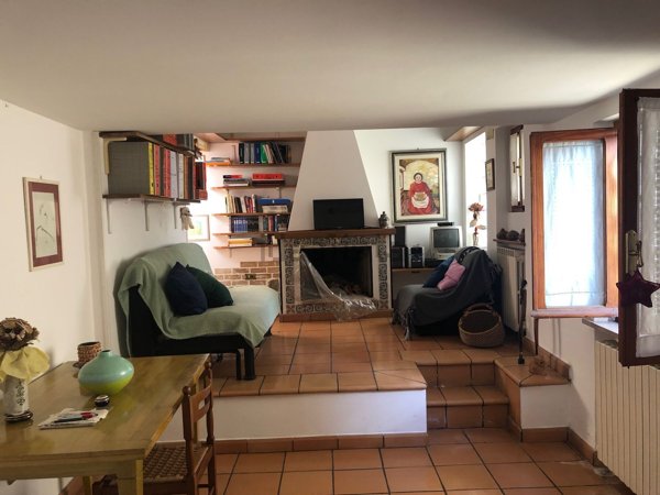 appartamento in vendita a Deruta in zona Ripabianca