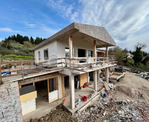 casa indipendente in vendita a Deruta