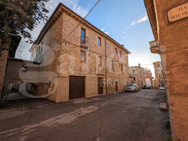 appartamento in vendita a Deruta in zona Castelleone