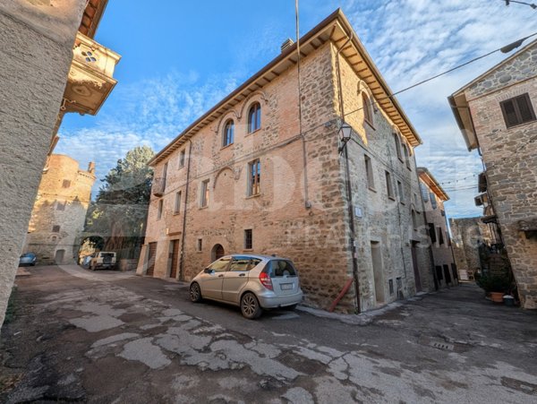 appartamento in vendita a Deruta in zona Castelleone