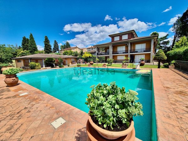 casa indipendente in vendita a Deruta