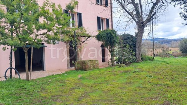 casa indipendente in vendita a Deruta