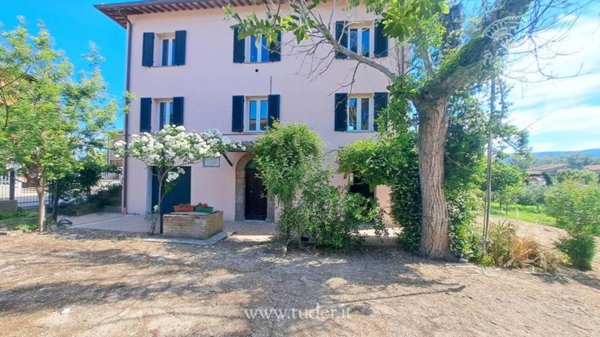 casa indipendente in vendita a Deruta in zona Sant'Angelo di Celle