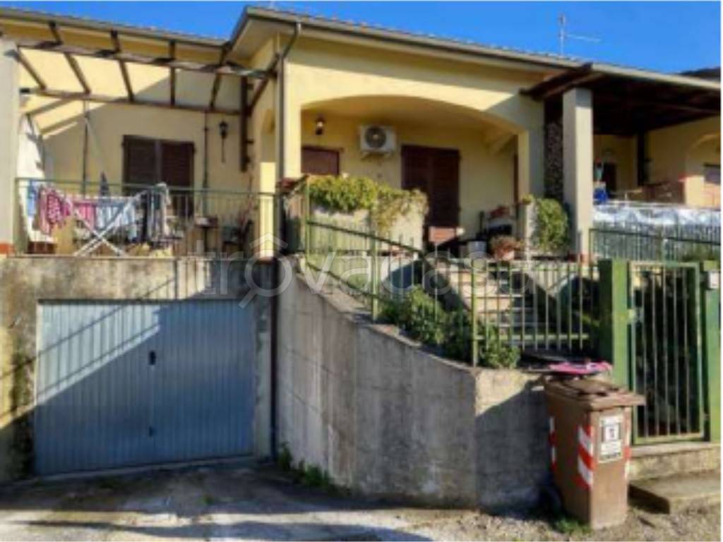 casa indipendente in vendita a Deruta in zona San Nicolò di Celle