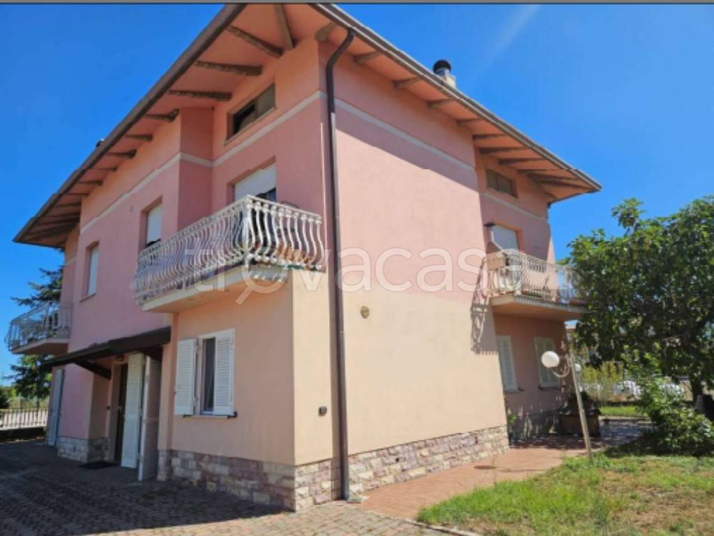 appartamento in vendita a Deruta in zona San Nicolò di Celle