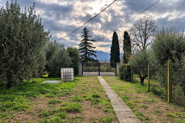 locale di sgombero in vendita a Deruta in zona Ripabianca