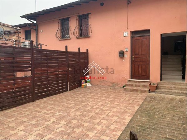 appartamento in vendita a Deruta in zona Ponte Nuovo