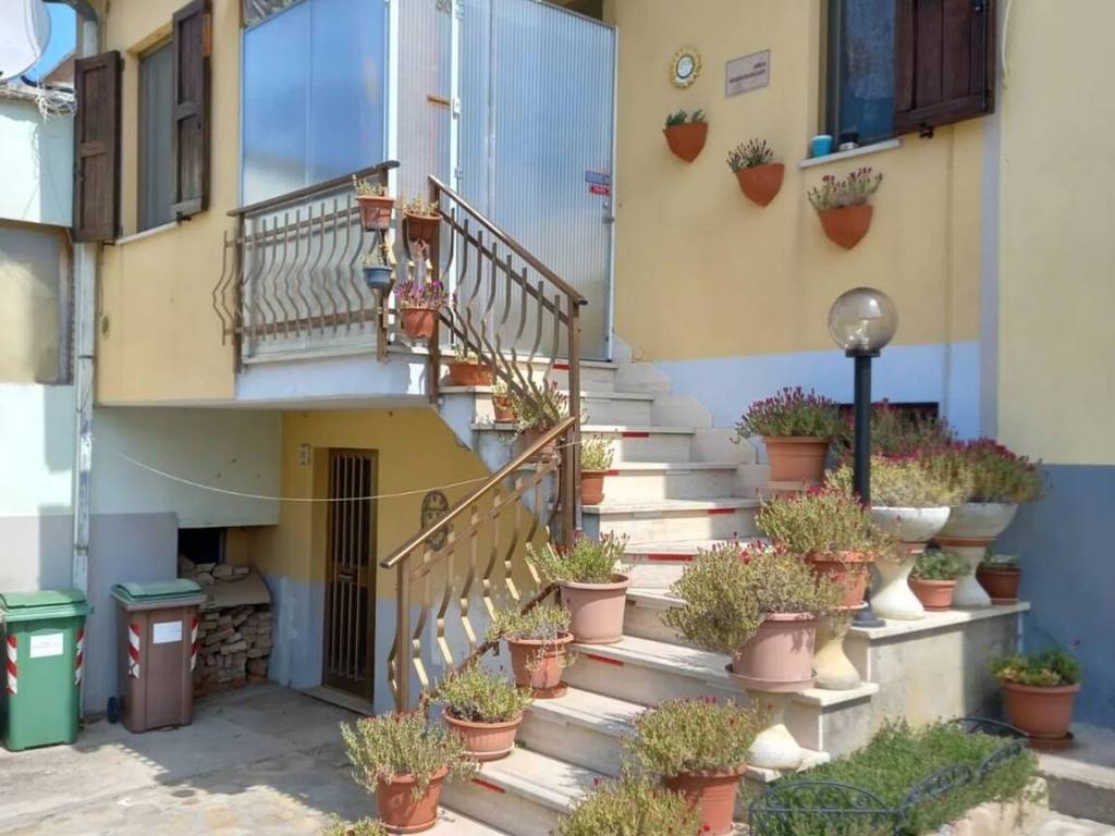 casa indipendente in vendita a Deruta