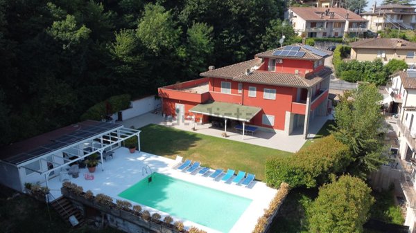 casa indipendente in vendita a Deruta