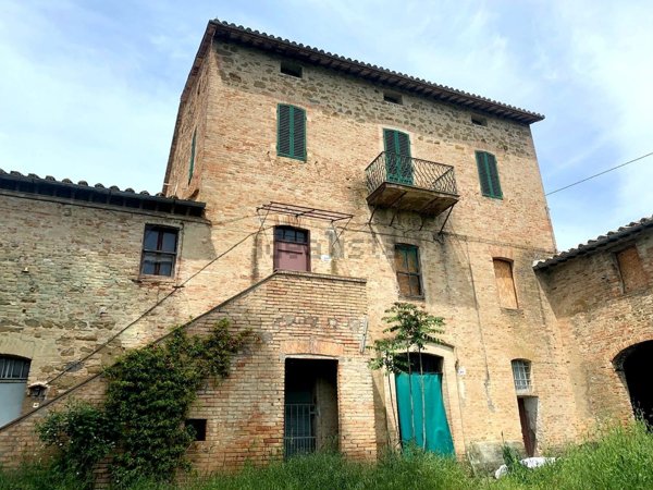 casale in vendita a Deruta in zona San Nicolò di Celle