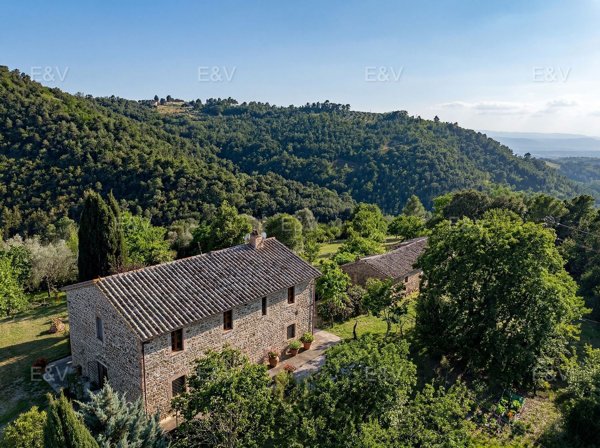 casale in vendita a Deruta