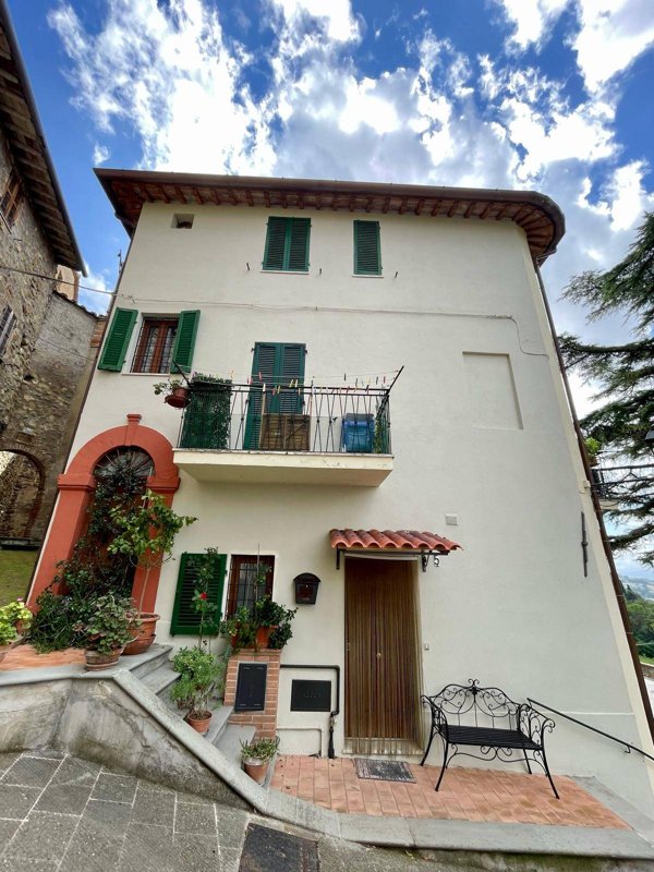 intera palazzina in vendita a Deruta in zona Ripabianca