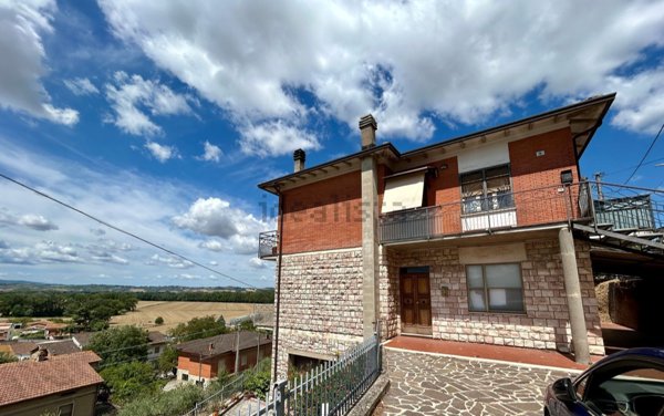 appartamento in vendita a Deruta in zona Ponte Nuovo