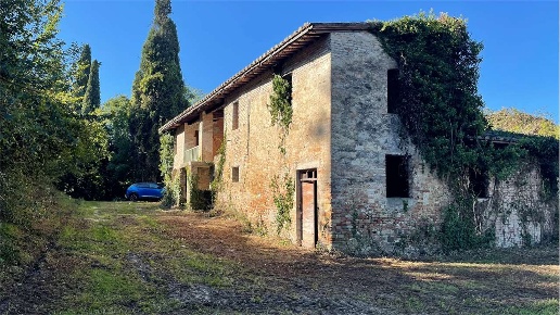 casale in vendita a Deruta in zona Casalina
