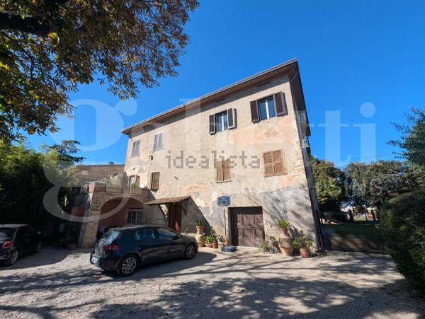 appartamento in vendita a Deruta in zona Sant'Angelo di Celle
