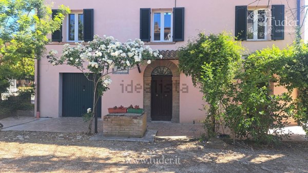 casa indipendente in vendita a Deruta in zona Fanciullata