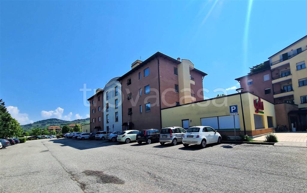 ufficio in vendita a Deruta