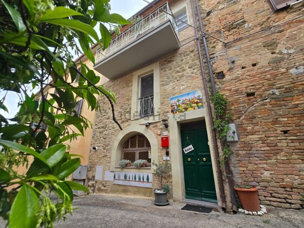 appartamento in vendita a Deruta in zona Castelleone