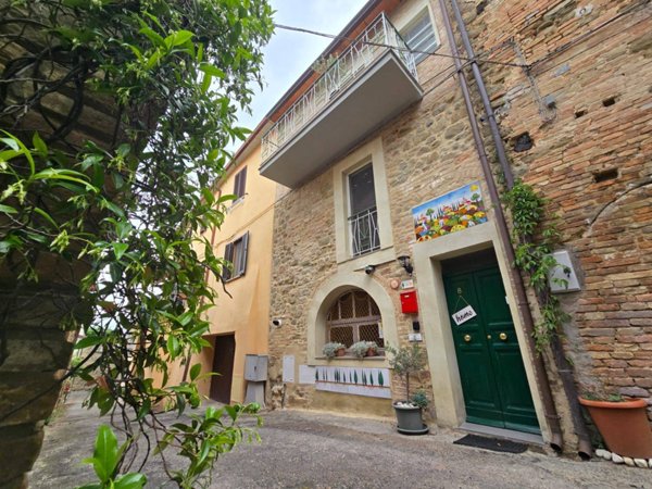 appartamento in vendita a Deruta in zona Castelleone