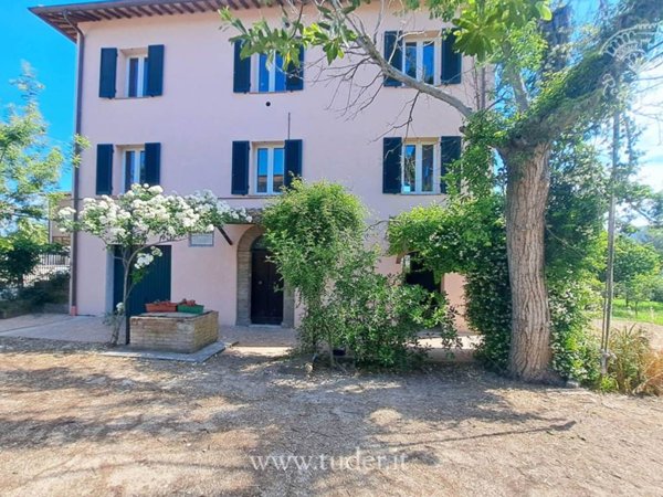 casa indipendente in vendita a Deruta in zona Sant'Angelo di Celle
