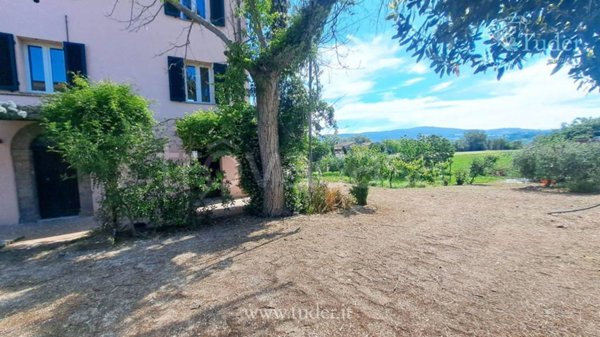 casa indipendente in vendita a Deruta
