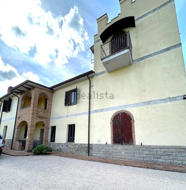 casa indipendente in vendita a Deruta in zona Castelleone