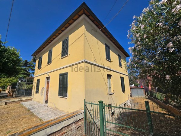 casa indipendente in vendita a Deruta