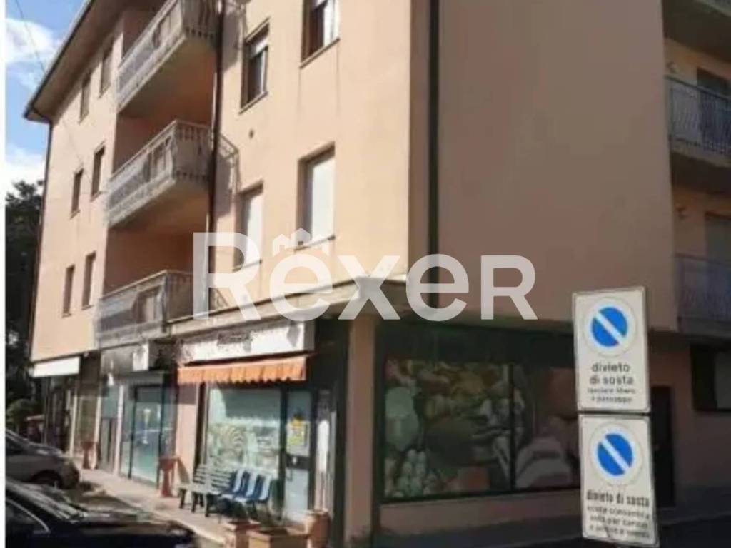 negozio in vendita a Deruta in zona Ripabianca