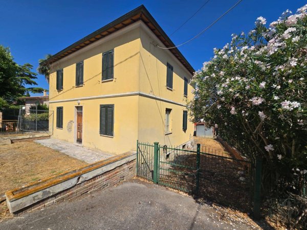casa indipendente in vendita a Deruta