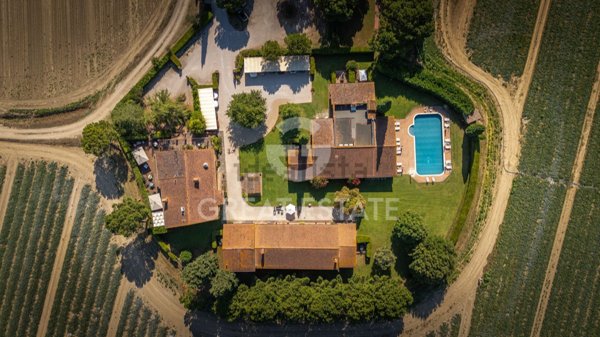 casale in vendita a Deruta in zona San Nicolò di Celle