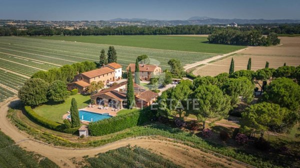 negozio in vendita a Deruta in zona San Nicolò di Celle