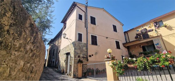 appartamento in vendita a Deruta in zona Castelleone