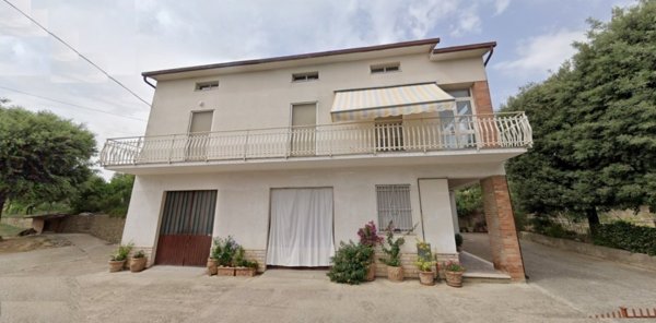 casa indipendente in vendita a Deruta