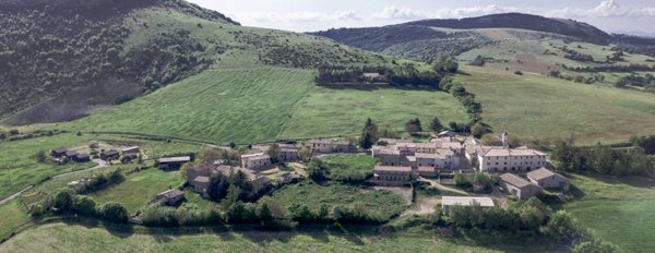 casa indipendente in vendita a Foligno in zona Fondi