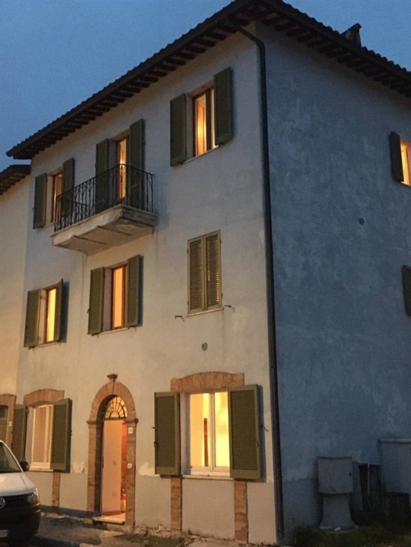casa semindipendente in vendita a Foligno in zona Colfiorito