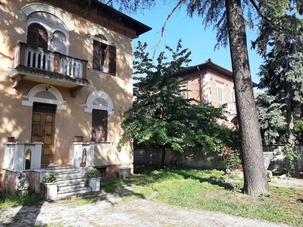 casa indipendente in vendita a Foligno in zona Camino