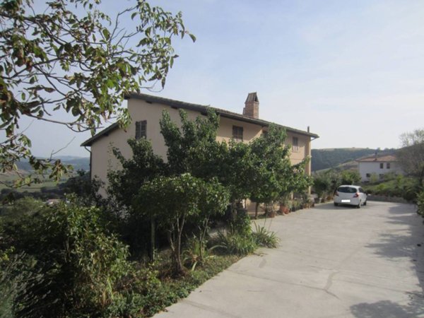 casa indipendente in vendita a Foligno in zona Annifo