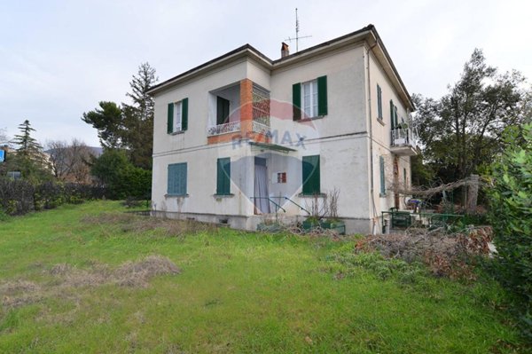 casa indipendente in vendita a Foligno in zona Fondi