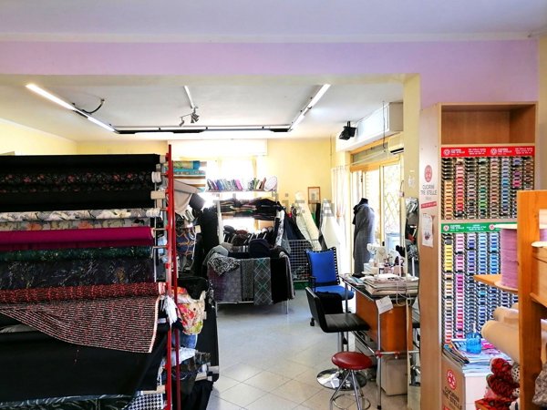 negozio in vendita a Foligno