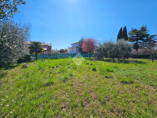 terreno edificabile in vendita a Foligno in zona Corvia