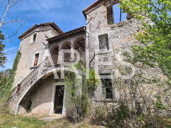 casa indipendente in vendita a Foligno in zona Casenove