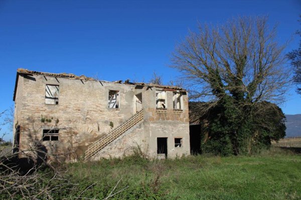 casa indipendente in vendita a Foligno in zona Budino
