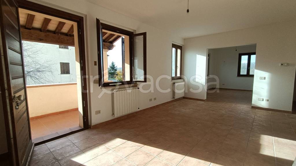 casa indipendente in vendita a Foligno