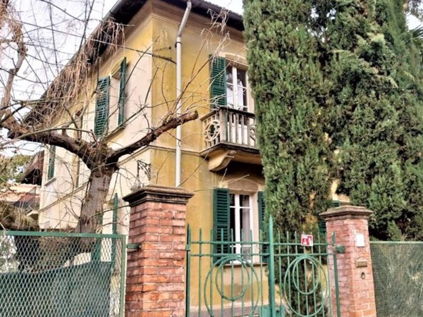 casa indipendente in vendita a Foligno in zona Camino