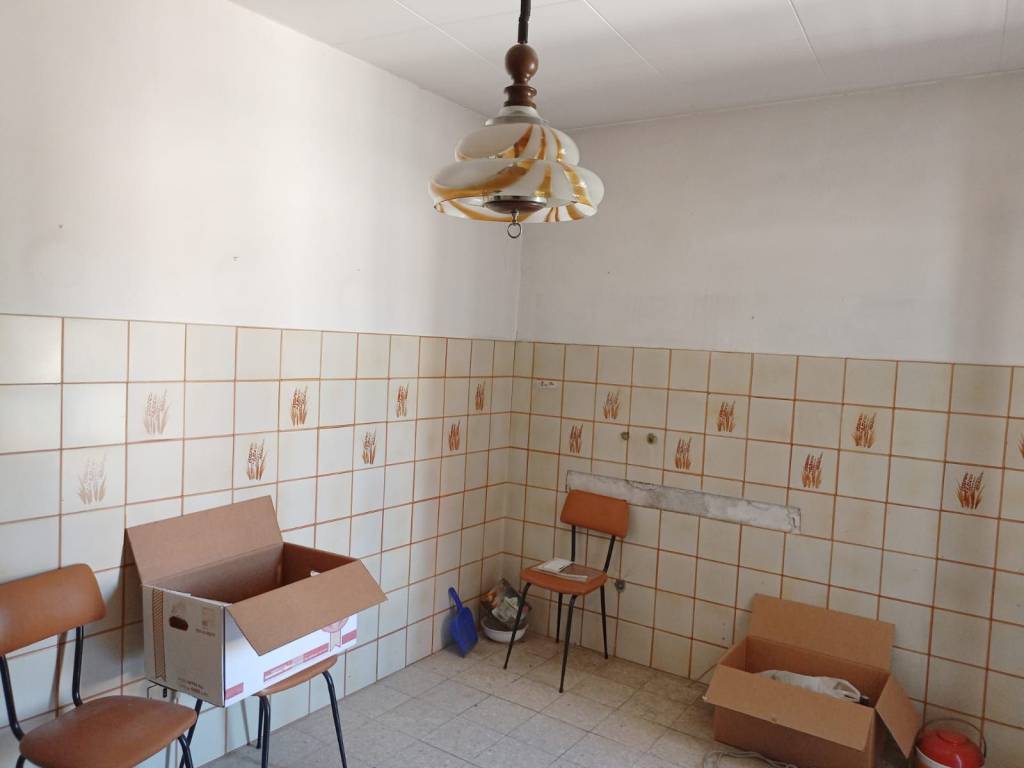 casa indipendente in vendita a Foligno in zona Fondi