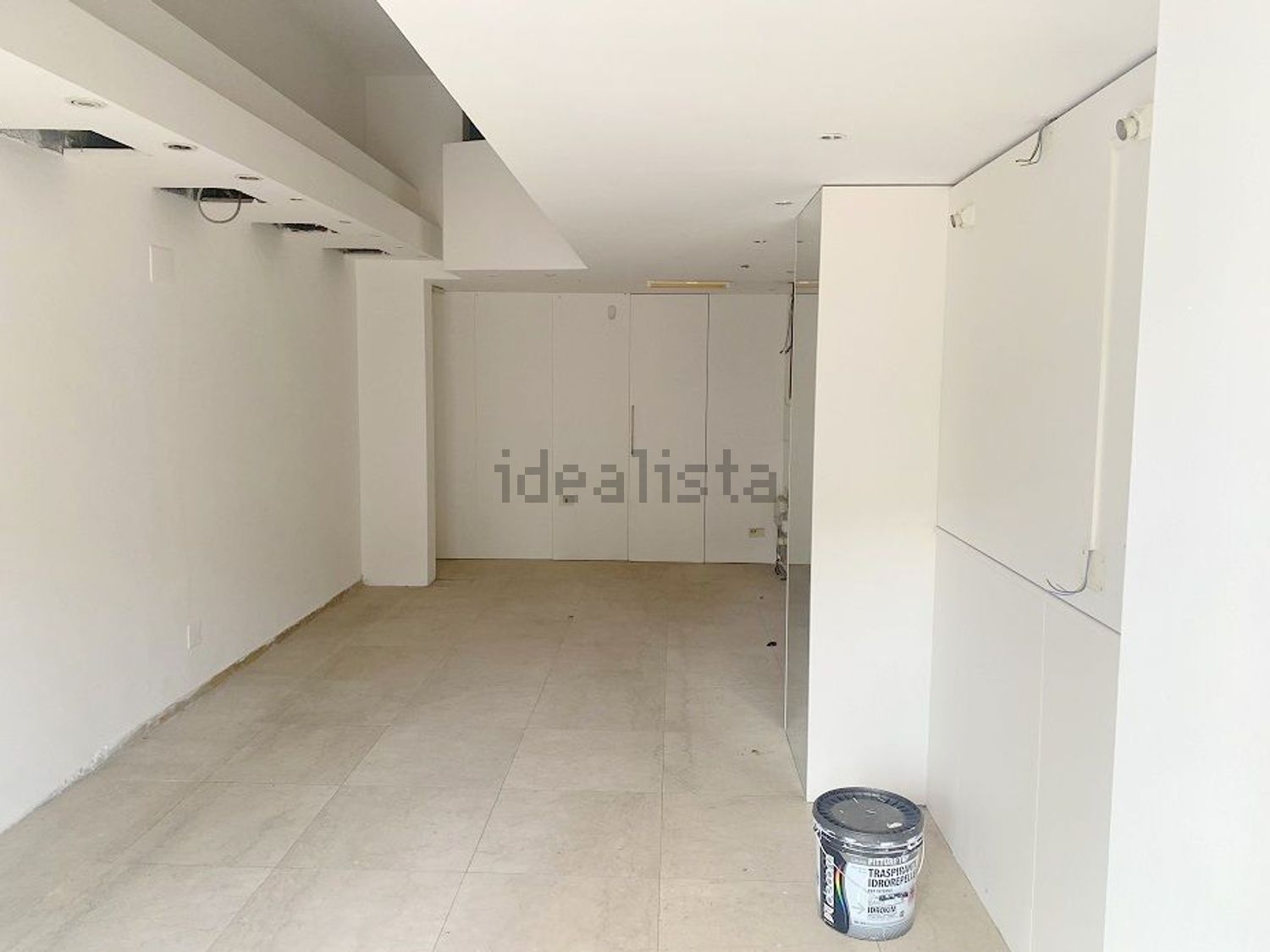 locale commerciale in vendita a Foligno