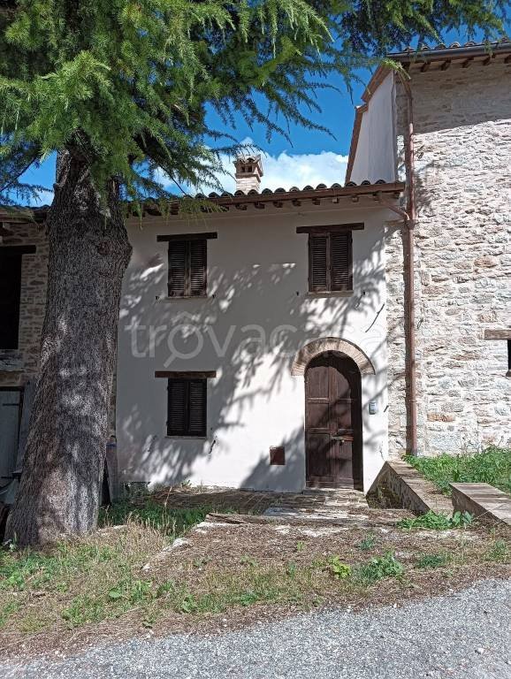 appartamento in vendita a Foligno in zona Camino
