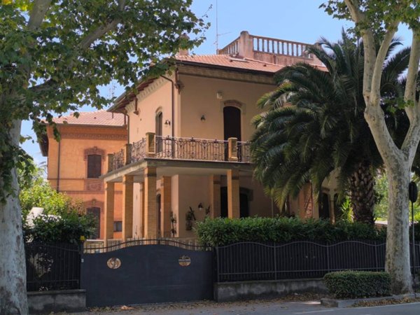 casa indipendente in vendita a Foligno