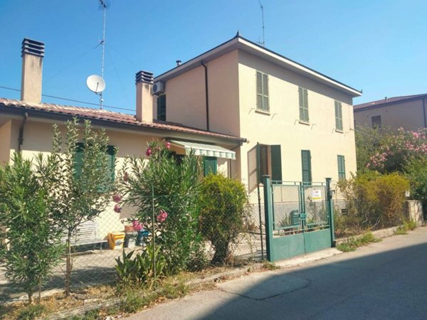 appartamento in vendita a Foligno in zona Paciana